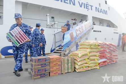 Vietnam Coast Guard assists Philippines in disaster relief efforts